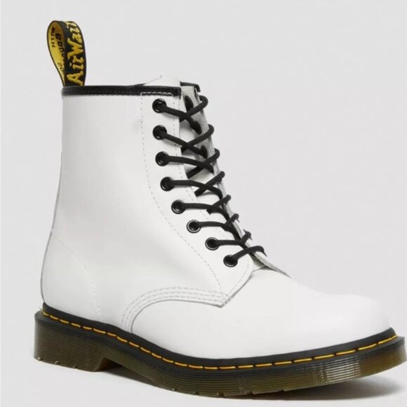 Doc Martens 1460 Smooth Leather Lace Up Boots White  6 - Picture 1 of 14